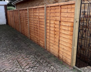 Read more about the article How Much Does Garden Fencing Really Cost in West Sussex Today?
